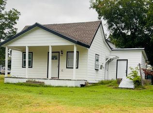 410 N 4th St, Madill, OK 73446