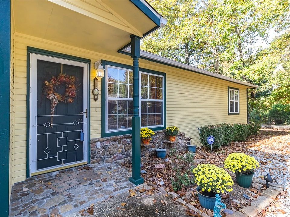 1st image of 28 N Clevedon Cir