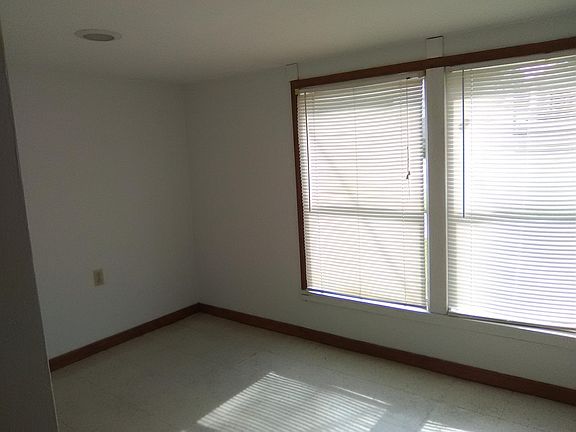 Second small bedroom or computer room office