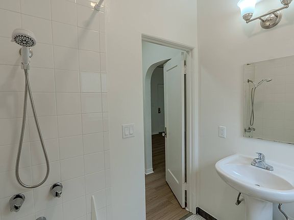 5th image of 715 40th St #11