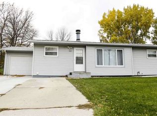 1927 9th St NW, Minot, ND 58703