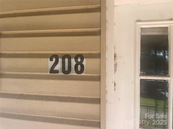 208 W Virginia Ave, Bessemer City, NC 28016