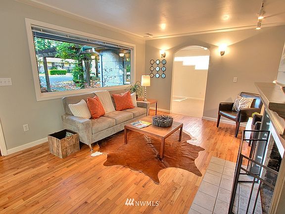 4th image of 11726 9th Avenue NE
