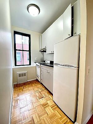 3rd image of 501 E 78th St APT 6H
