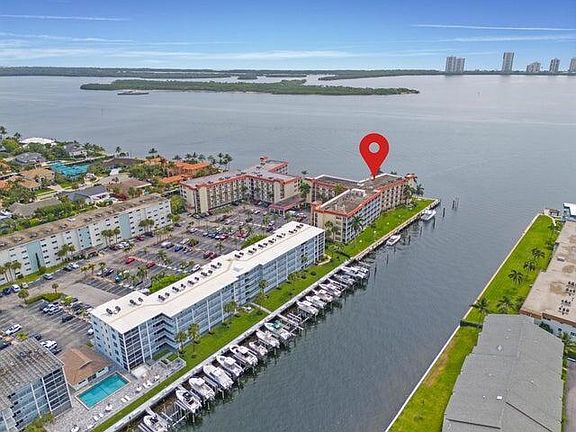 5th image of 100 Paradise Harbour Boulevard #306