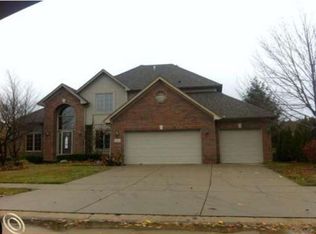 46163 Hampton Dr, Shelby Township, MI
