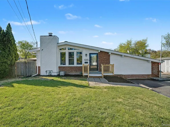 1298 Pulaski Road, East Northport, NY 11731