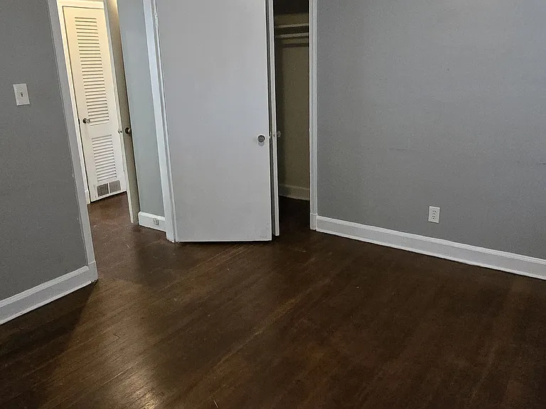 3077 Chisca Ave — Photo 10