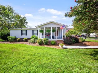 135 Willow Leaf Ct, Kannapolis, NC 28081