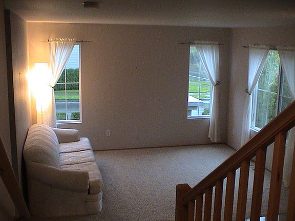 5th image of 4020 45th Ave NE