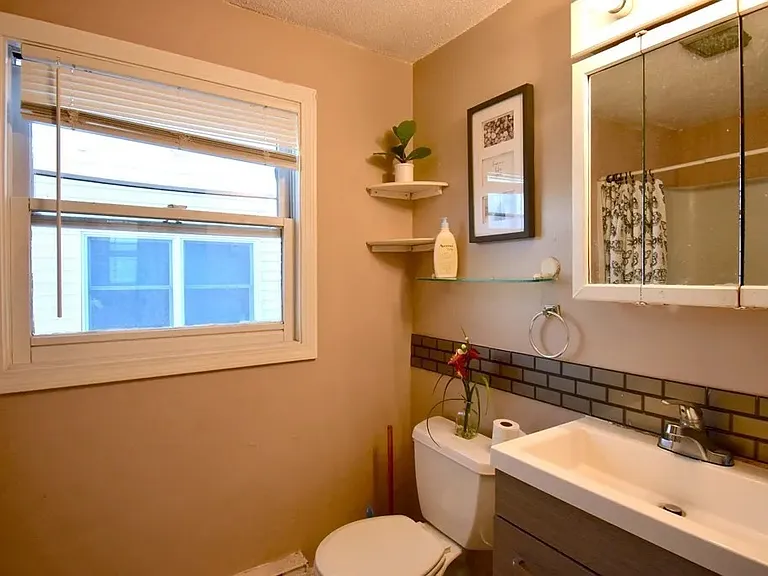81 Francis St — Photo 12