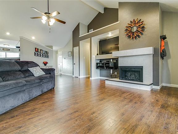 3rd image of 3001 Hampshire Dr