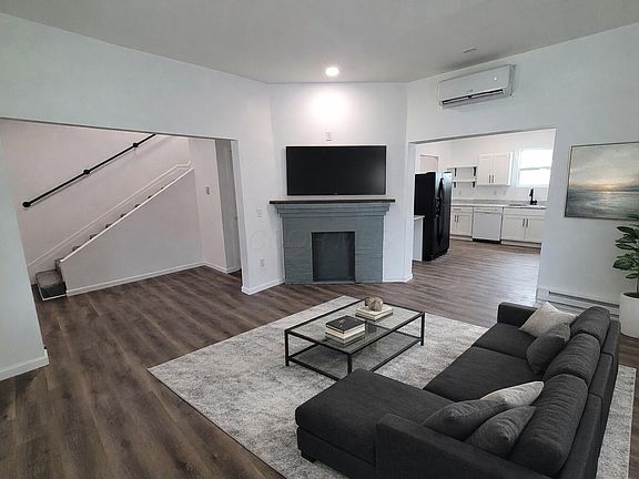 5th image of 797 Waples Ave