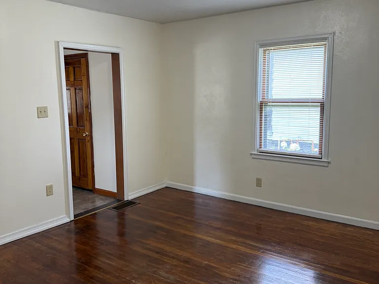 1102 S Miller St — Photo 2