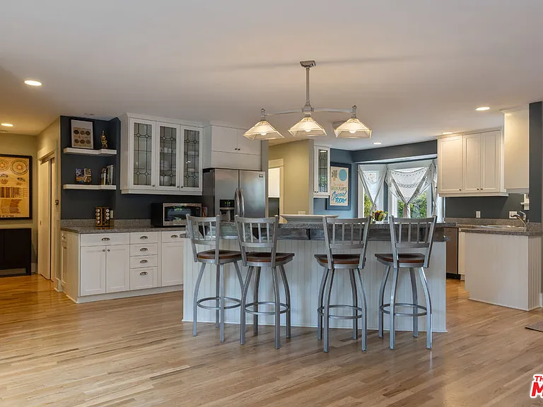 11835 S South Park Ave — Photo 10