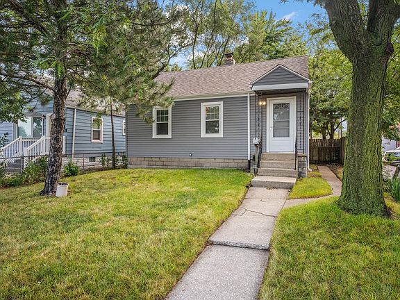 3rd image of 6835 Woodmar Ave