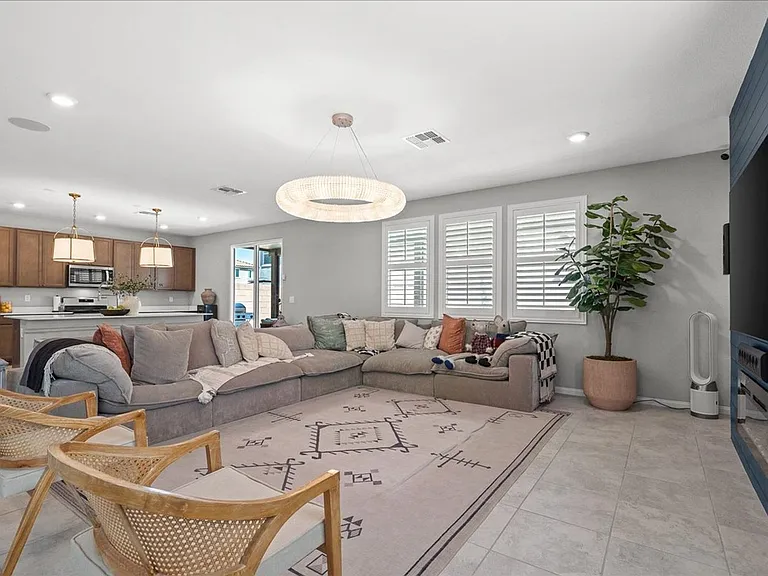 7014 Solano Canyon Ave — Photo 6