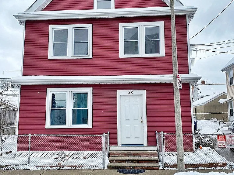 28 Richardson St #3 — Photo 10