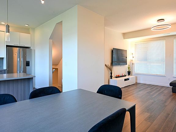 5th image of 10311 River Dr #84