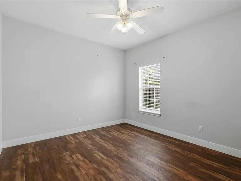 239 Navarro Dr — Photo 12