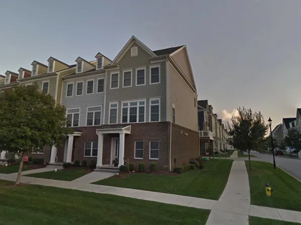 300 College Ave, Oakmont, PA 15139