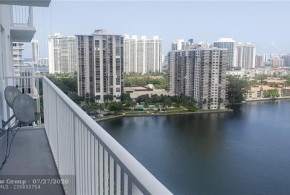 3rd image of 2801 NE 183rd St APT 1917W
