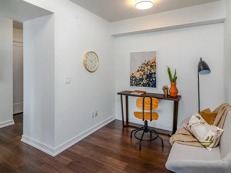 19 Erskine Ave #1308 — Photo 4