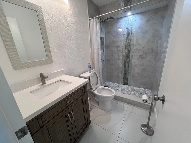 5795 Parkview Point Dr — Photo 8