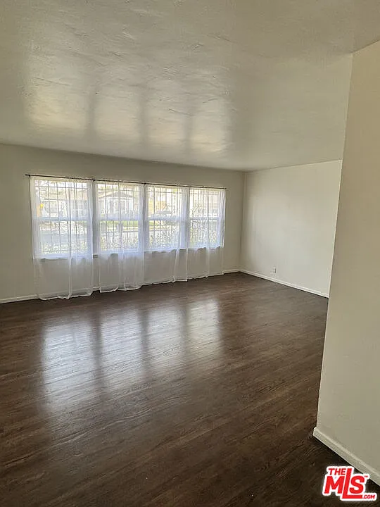 2 bed, 1.0 bath, 862 sqft, $2,595 — Photo 2