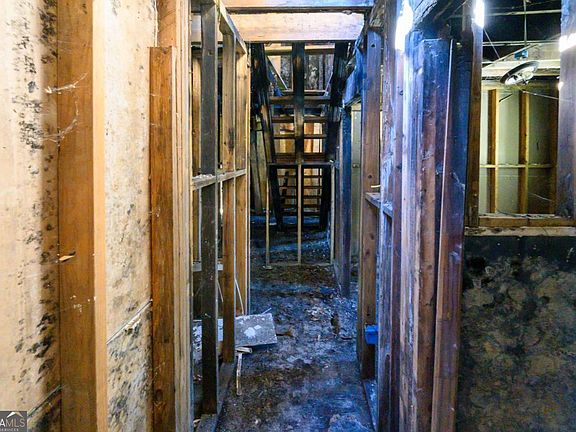2nd image of 728 Center Hill Ave NW