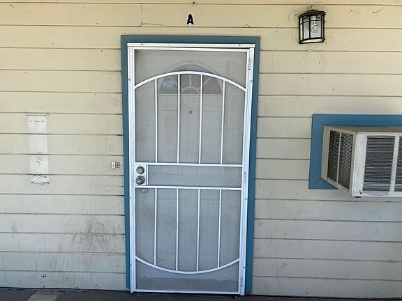 2nd image of 924 W 2nd St APT A