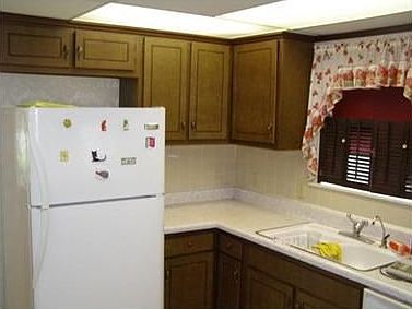 5th image of 2472 Woodmere Blvd