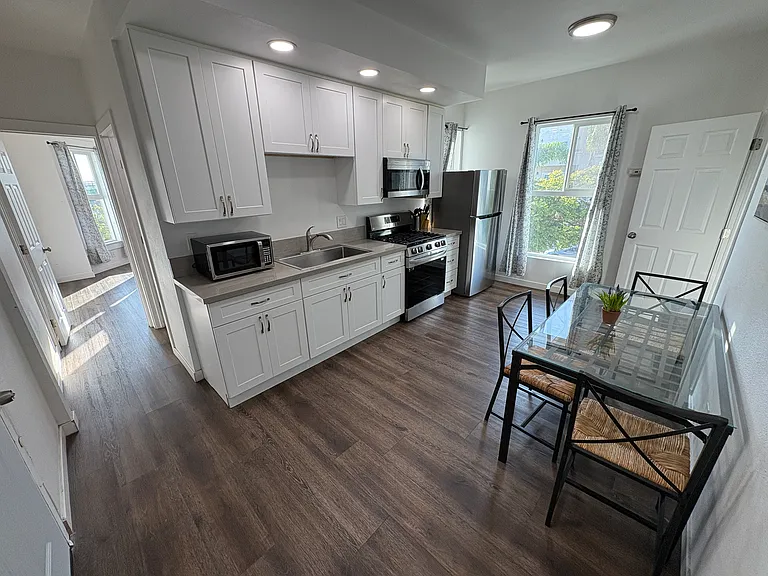 907 D Ave #5 — Photo 18