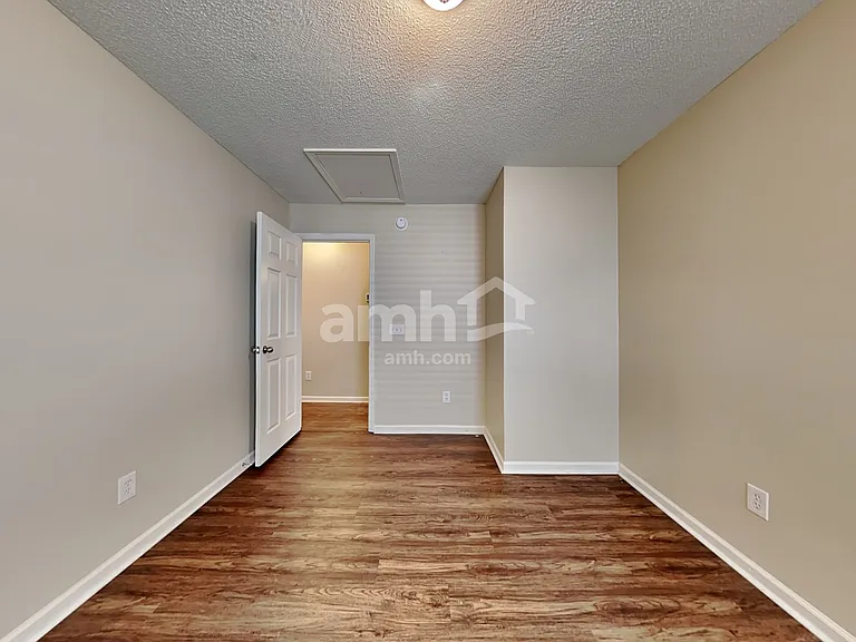 110 Tyron Rd — Photo 15