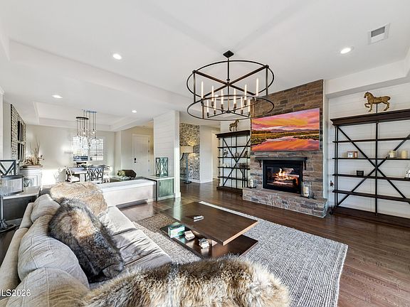 4th image of 9809 Dyevera Ln