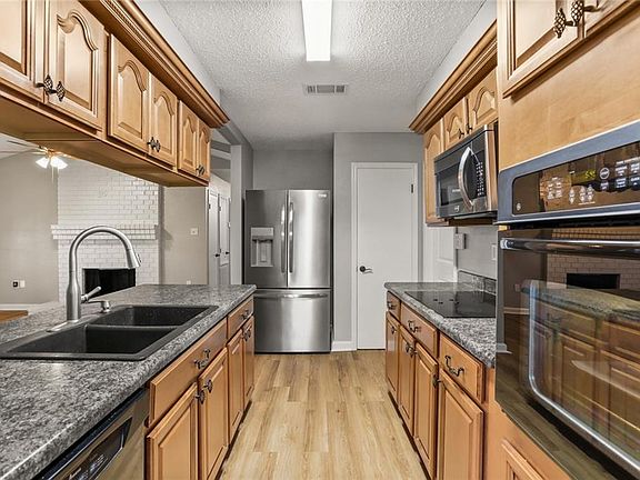 5th image of 5325 Loring Dr