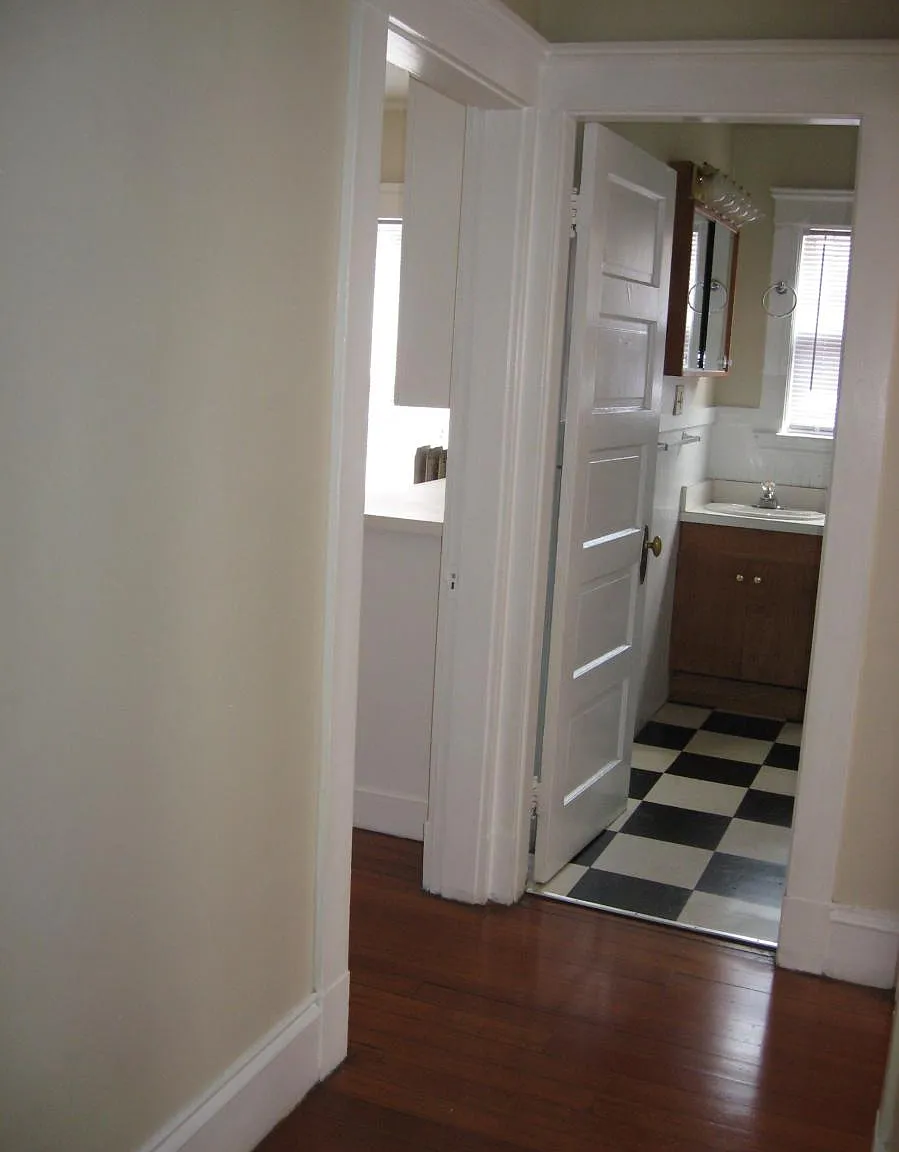 1 bed, 400 sqft, $1,530 — Photo 3
