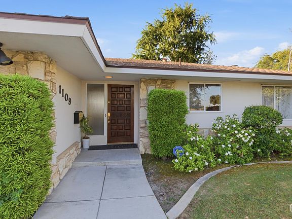 3rd image of 1109 Panorama Dr