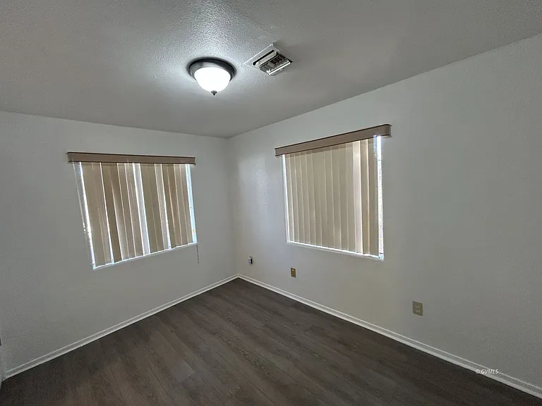 2507 E US Highway 70 — Photo 10