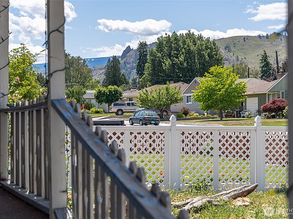2nd image of 229 N Garfield Avenue