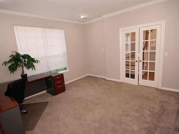4th image of 1325 Shrub Oak Drive