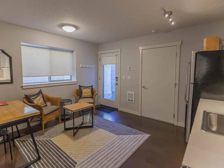 2912 N Halleck St #B — Photo 5