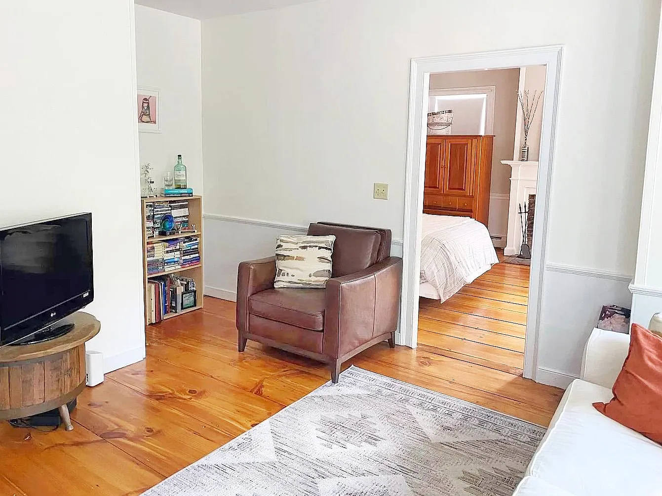 1 bed, 828 sqft, $2,325 — Photo 2