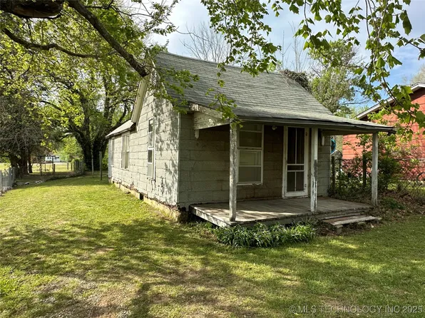 221 S Elm St, Chelsea, OK 74016