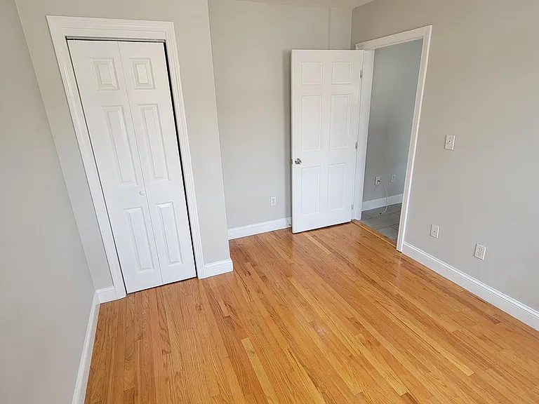 220 Hanover St #24 — Photo 5