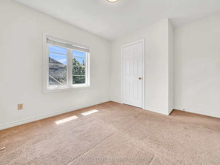 4215 Cole Cres — Photo 43