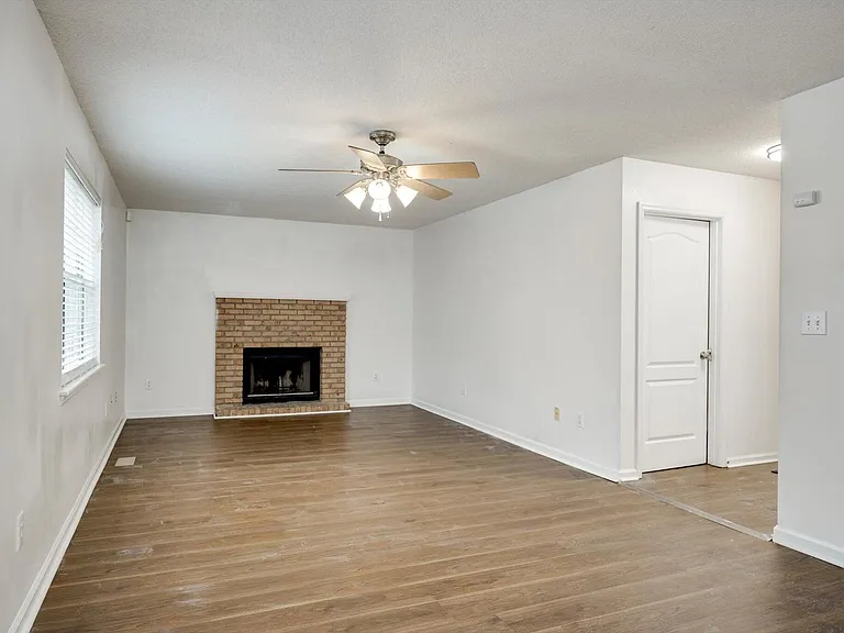 2508 Sand Ridge Ct — Photo 18