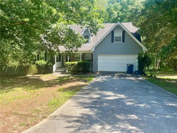 1075 Crystal Water Dr, Lawrenceville, GA 30045