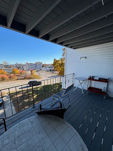 2 bed, 800 sqft, $2,200 — Photo 1