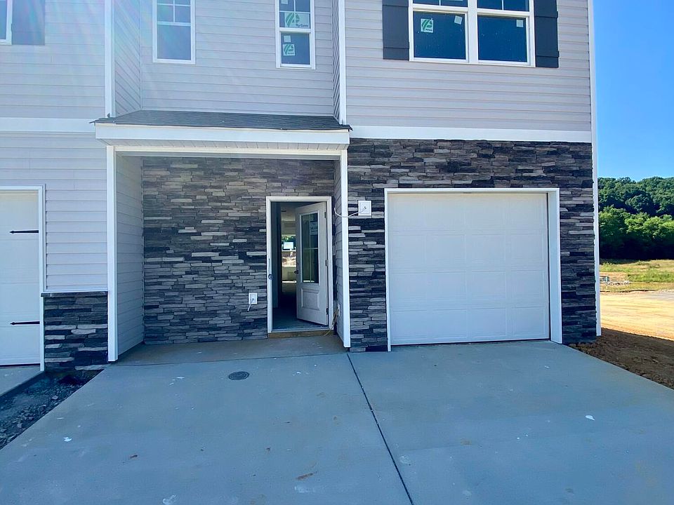 1st image of 1049 Saylors Pl